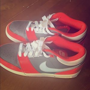 Nike airstrip back challenge red size 8